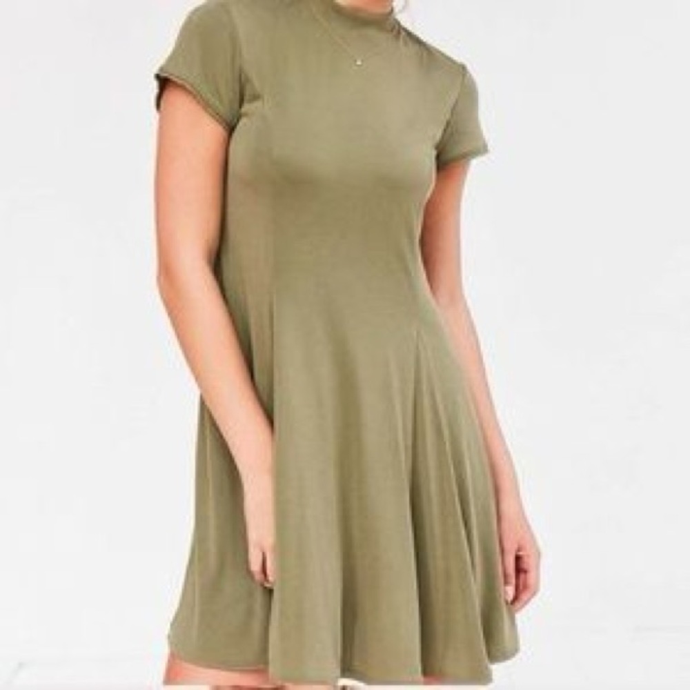 Silence + Noise Forest Green Short Sleeve Dress